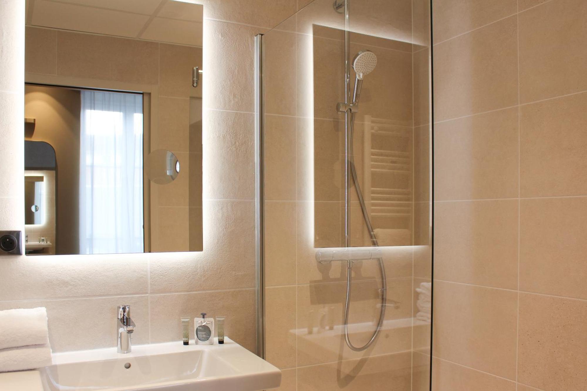 Brit Hotel Limoges Centre Gare Esterno foto
