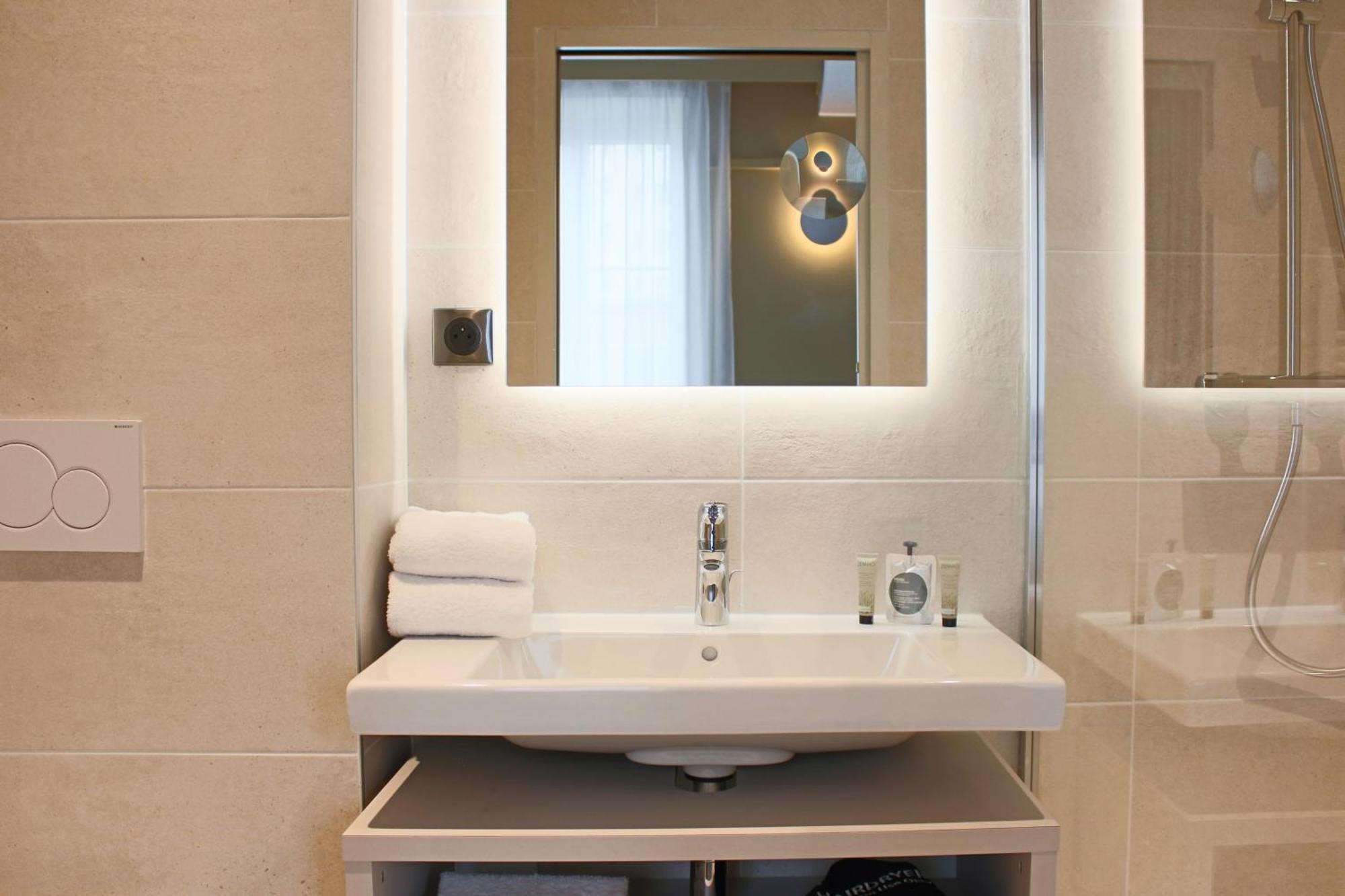 Brit Hotel Limoges Centre Gare Esterno foto